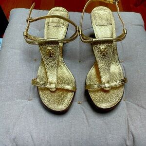 Tory Burch gold sandal 7.5 NWOT
